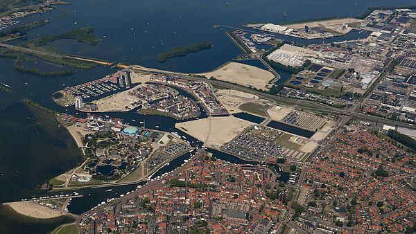 luchtfoto van Harderwijk